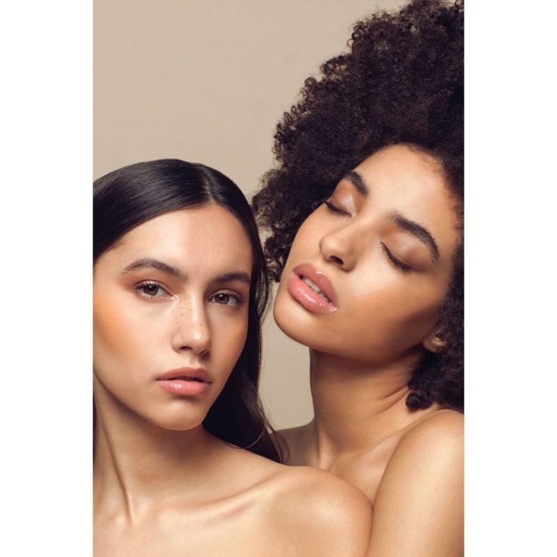 Base de maquillaje líquida. Con aplicador. Aspecto Natural Spotlight Andreia
