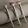 102 Powder Brush – Pincel Profesional Largo para Polvos